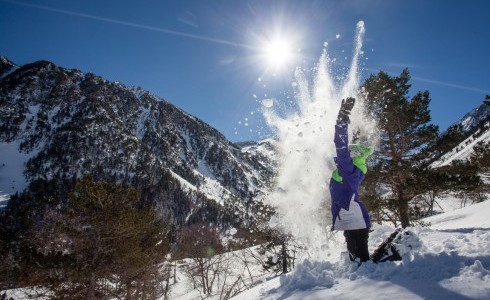 Pyrenees_Cauterets_Fun_In_The_Snow