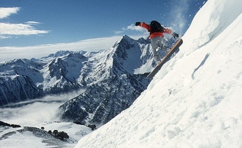 Pyrenees_Saint_Lary_Powder_Boarding