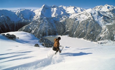 Pyrenees_Saint_Lary_surf_with_a_view