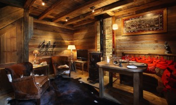 Kaluma-Travel-Chalet-Petite-Marmotte-Living-Room1