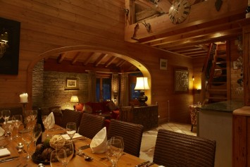 Chalet La Petite Pia Dining Room